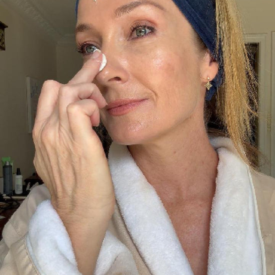 Selkia Éclipse Overnight Face Mask with finger lime caviar, niacinamide and hyaluronic acid for overnight skin renewal and hydration.